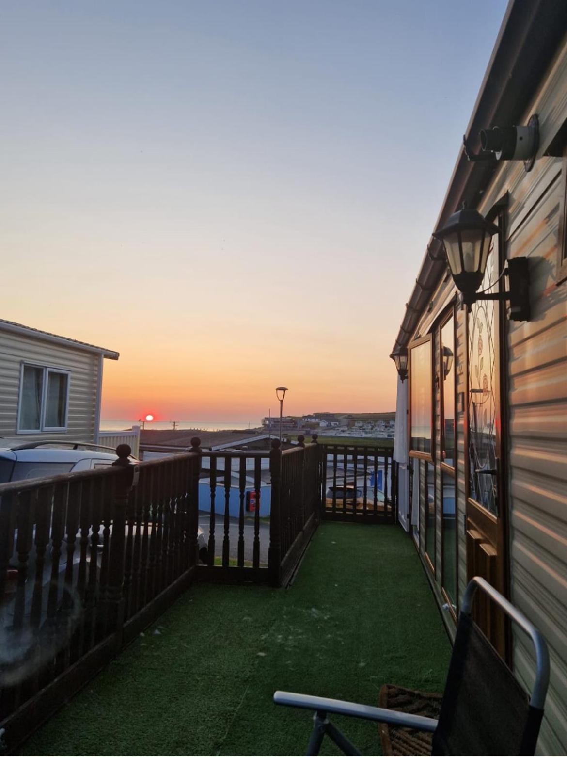 Spacious Luxury Escape With Sea Views And Pet Friendly At Clarach Bay アベリストウィス エクステリア 写真