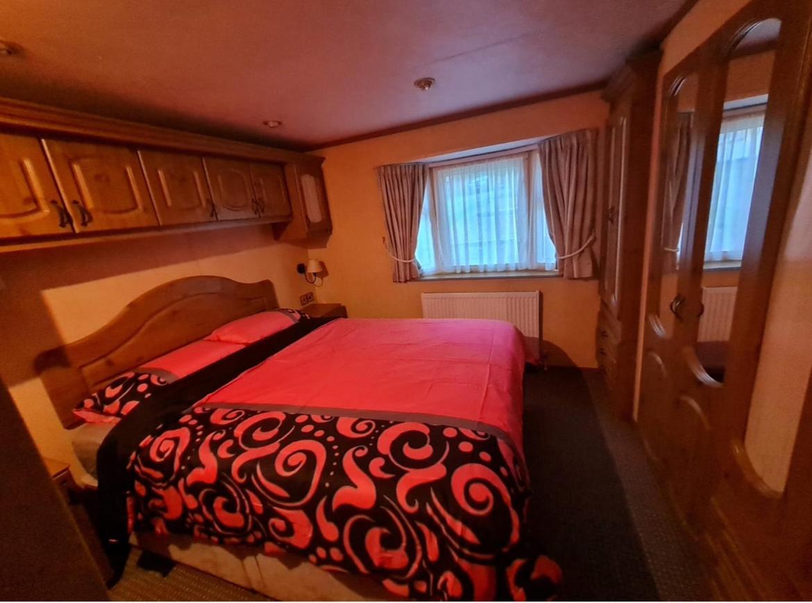 Spacious Luxury Escape With Sea Views And Pet Friendly At Clarach Bay アベリストウィス エクステリア 写真