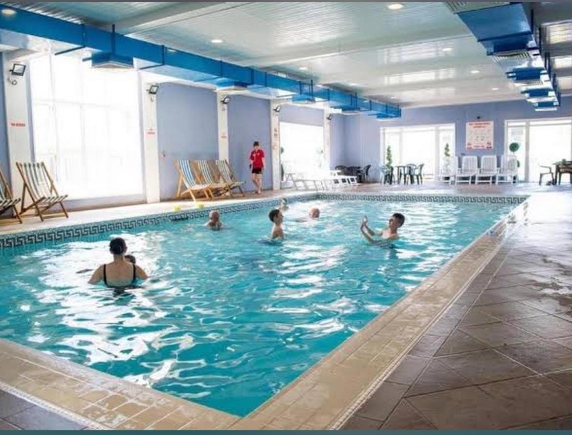 Spacious Luxury Escape With Sea Views And Pet Friendly At Clarach Bay アベリストウィス エクステリア 写真
