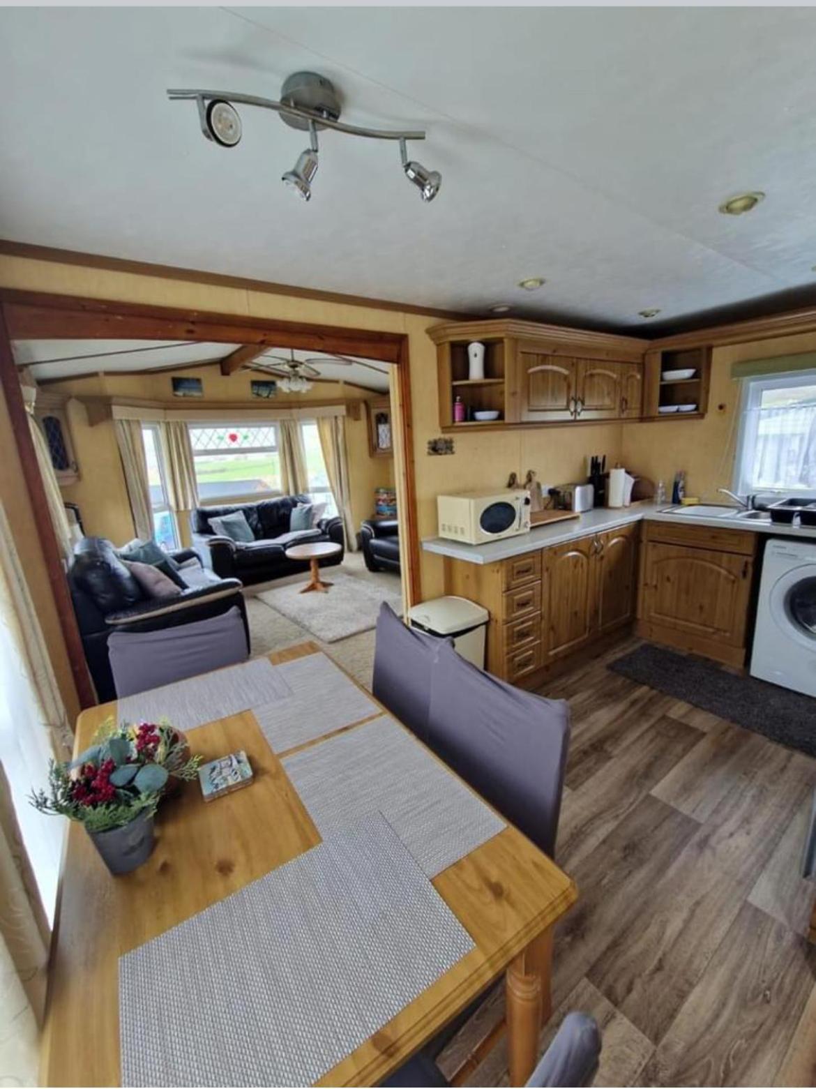 Spacious Luxury Escape With Sea Views And Pet Friendly At Clarach Bay アベリストウィス エクステリア 写真